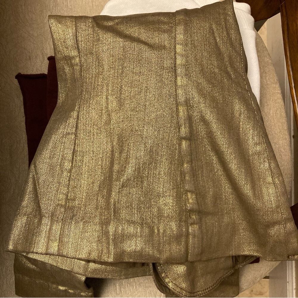 Gold Jacket - Picture 12 of 12